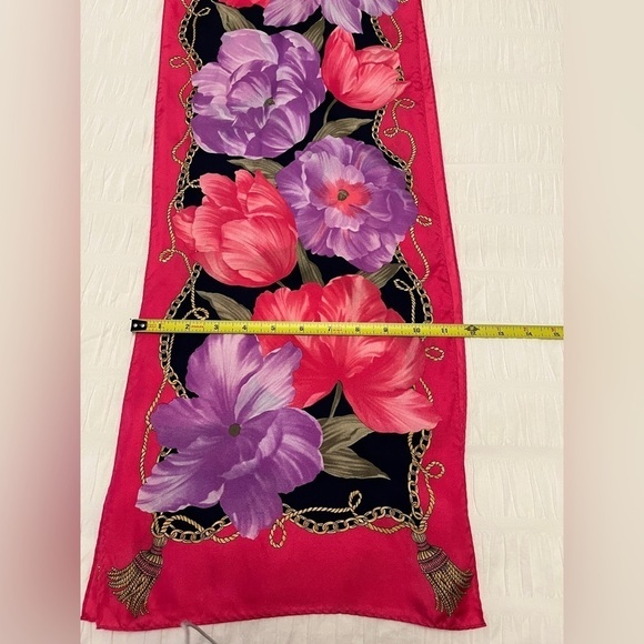 OSCAR by OSCAR DE LA RENTA Signed Silk Scarf Pink Purple Vibrant Floral Luxury - Picture 12 of 14